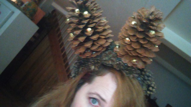 pinecone_xmas_headress